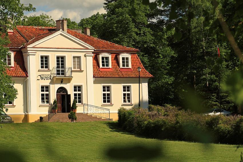 Hotel Ksiezycowy Dworek Kętrzyn Dış mekan fotoğraf